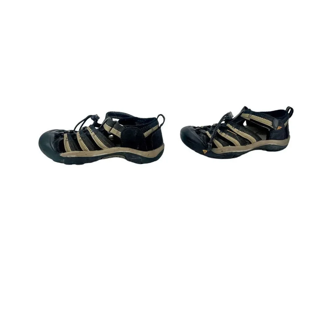 Keen boys hiking water shoes size 4